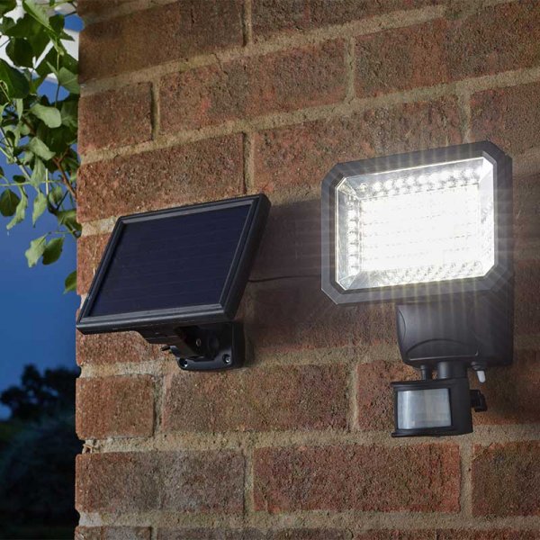 Superbright Pir Millennium Solar Floodlight