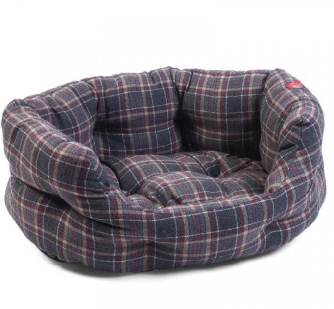 Plaid Oval Pet Bed