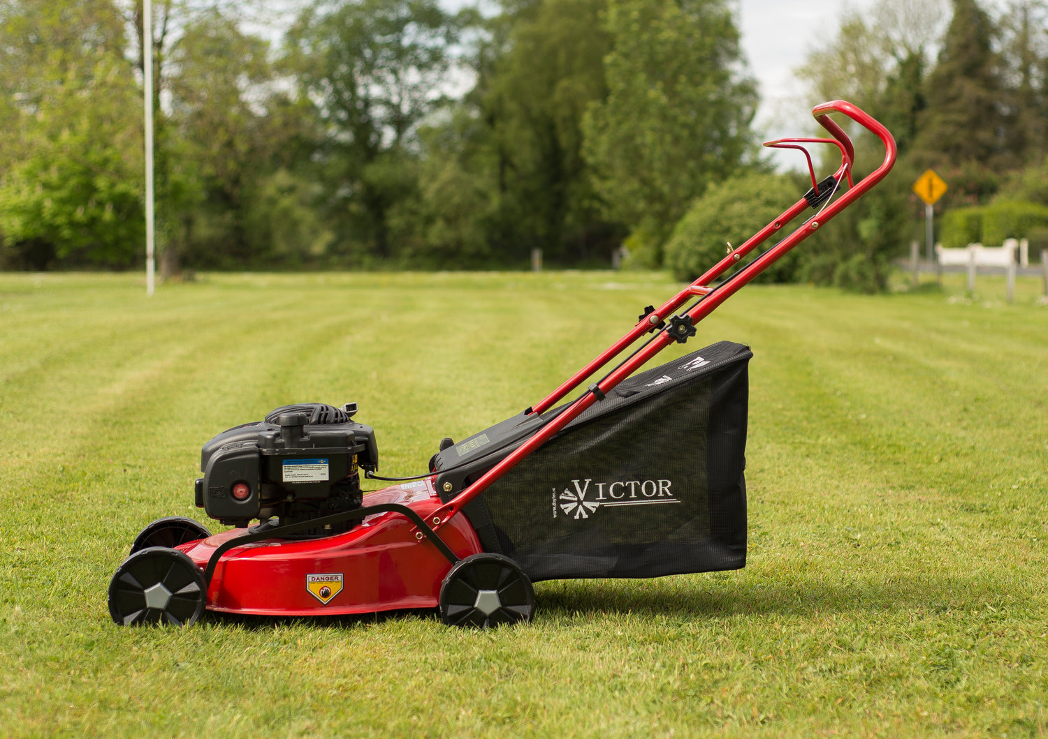 Victor 18&quot; Push Mower