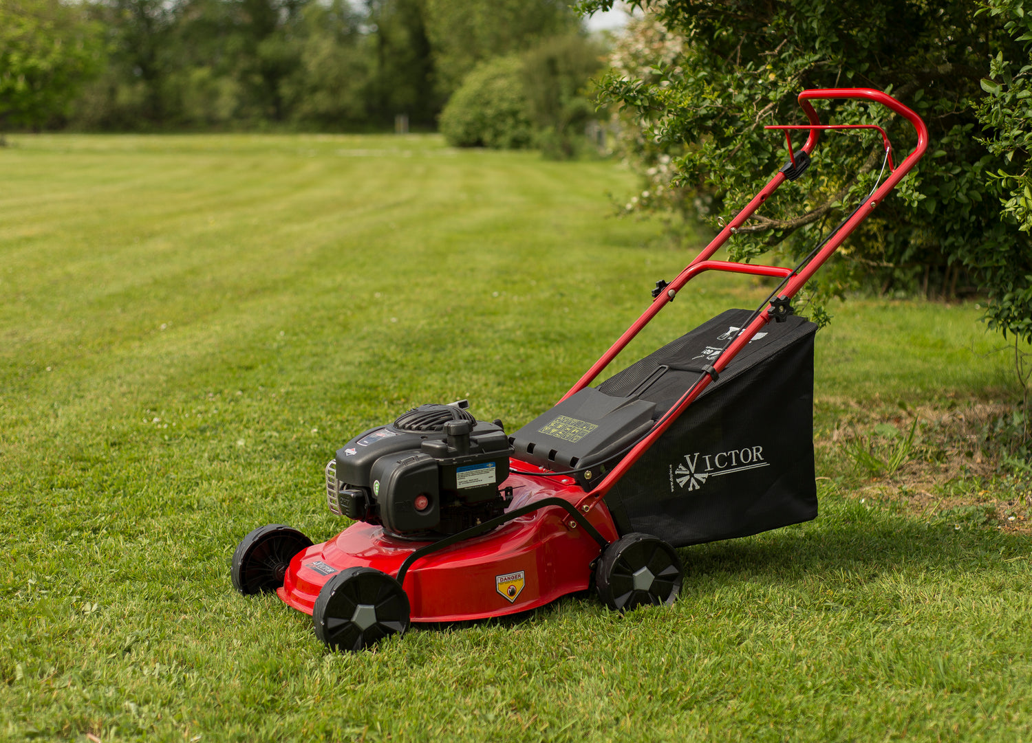 Victor 18&quot; Push Mower