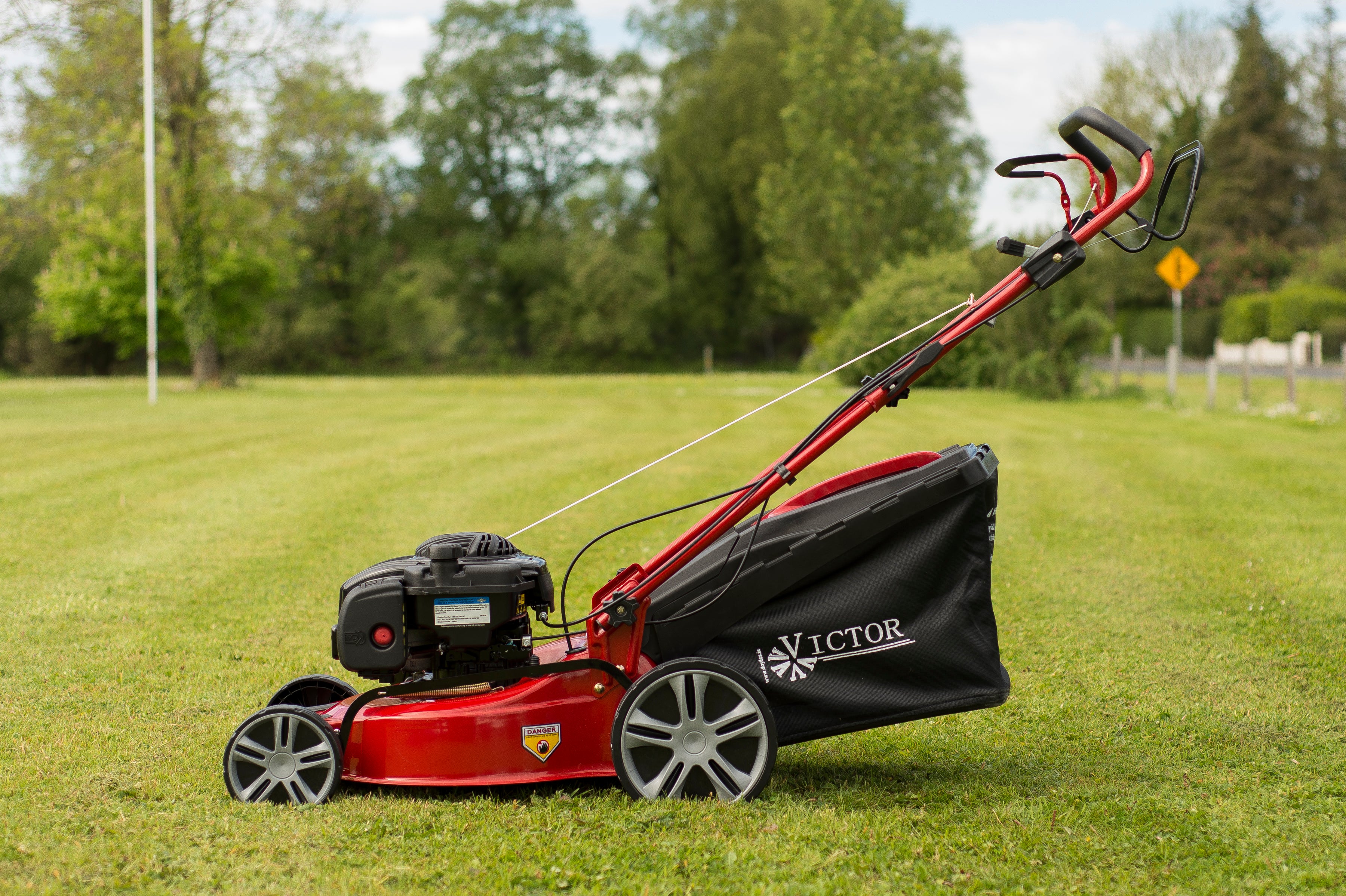 18&quot; Victor  Self Drive Lawnmower