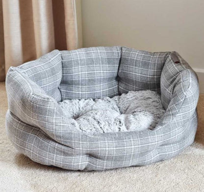 Grey Plaid Oval Pet Bed